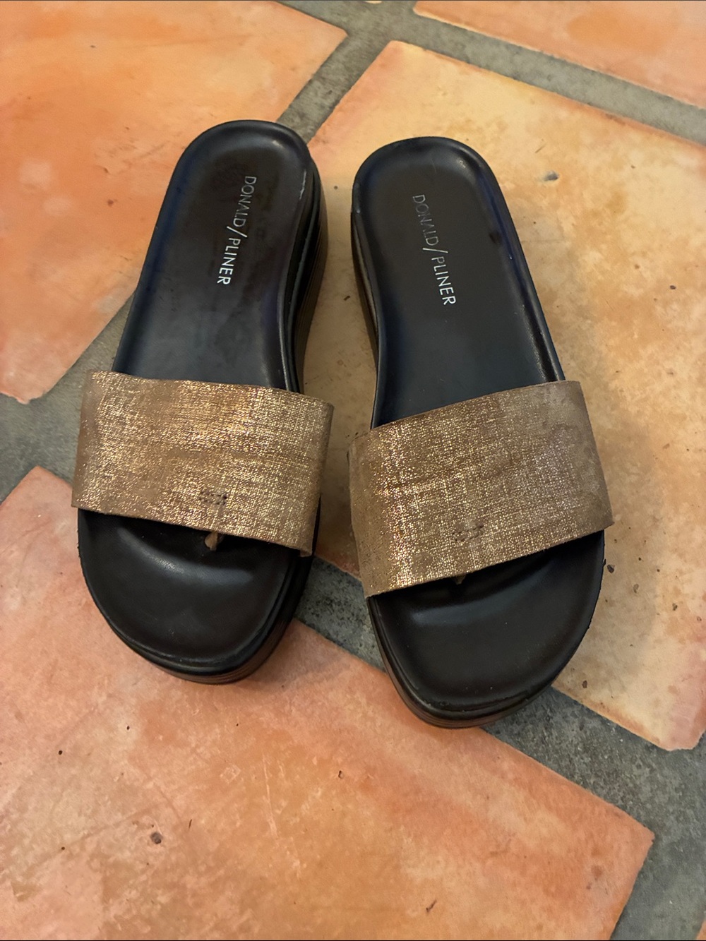 Donald J. Pliner Bronze Metallic Slide Mules, size 6